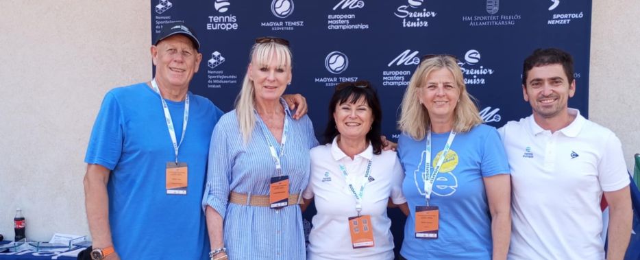 Szávai Tibor versenyigazgató, Temesvári Andrea (MTSZ), Nadja Koran (Tennis Europe), Schmitt Petra (MTSZ-főtitkár) és Dimitri Leifman (ITF)