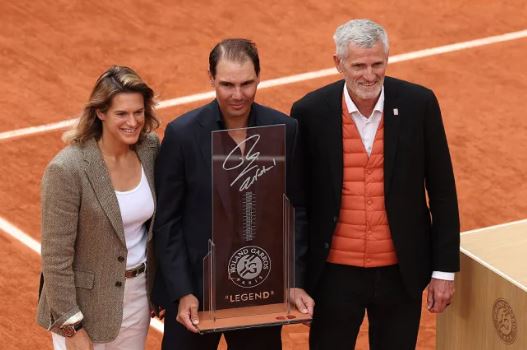 A Roland Garros Grand Slam-torna vezetői is búcsúztatták a Királyt 