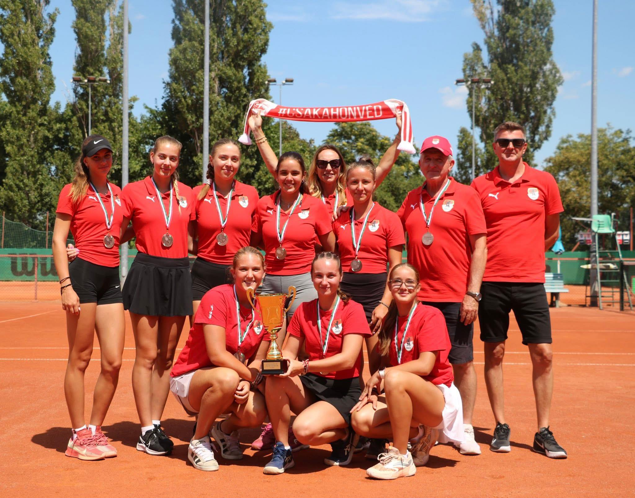 A Bp. Honvéd SE fiatalokból álló női szuperliga-csapata bronzérmes lett 2025-ben