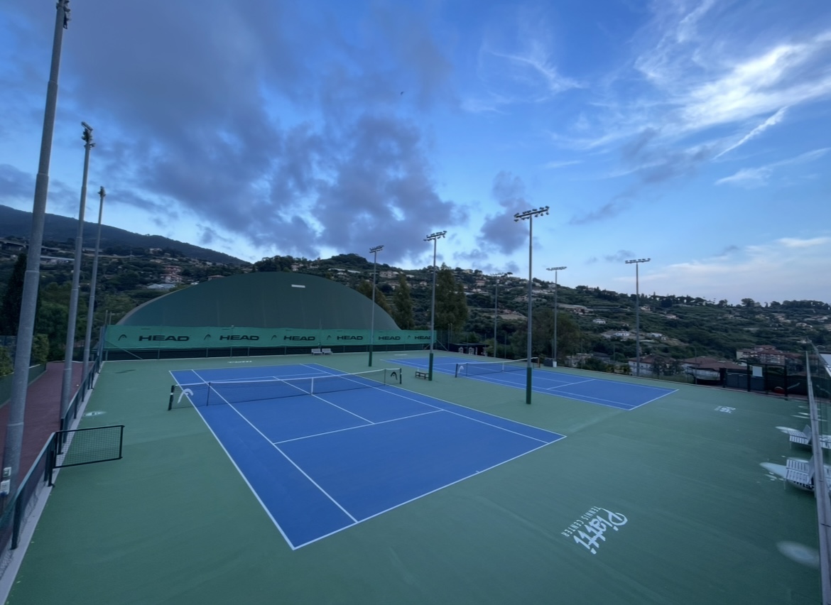 Nemcsak a körülmények ideálisak a Piatti Tennis Centerben, de a képzés is magas színvonalú